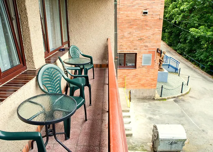 Hotel Zimni Stadion